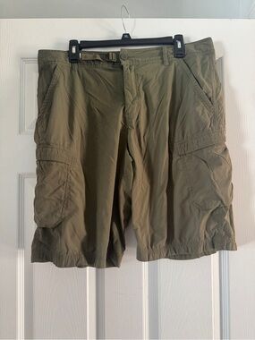 REI Olive Green Cargo Shorts with Belt Loop